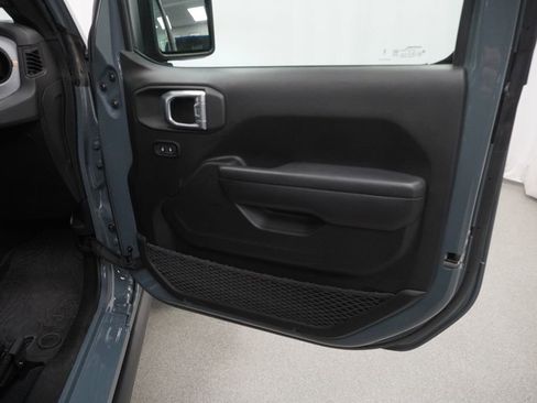 Used 2024 Jeep Wrangler Willys image 42