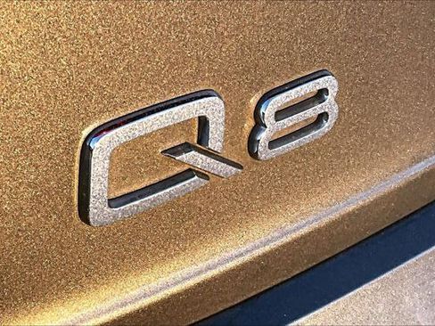 Used 2022 Audi Q8 Premium Plus AWD/4WD image 33