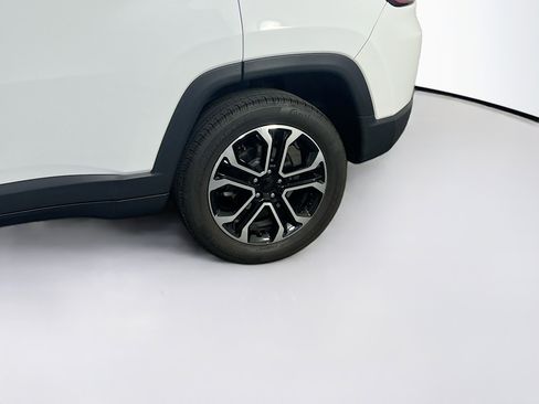 Used 2024 Jeep Compass Limited image 28