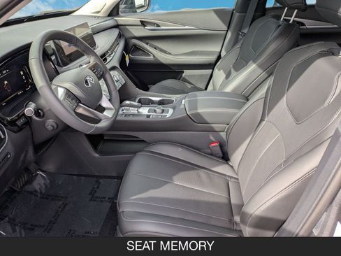 New 2026 INFINITI QX60 Luxe image 14