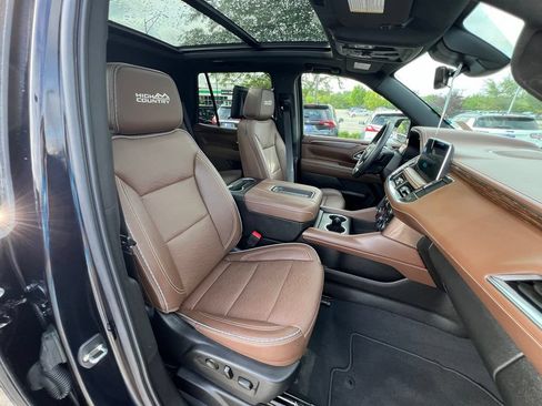 Used 2023 Chevrolet Tahoe High Country w/ Advanced Technology Package AWD/4WD image 33