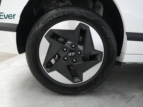 Used 2025 Hyundai Kona SEL FWD image 22