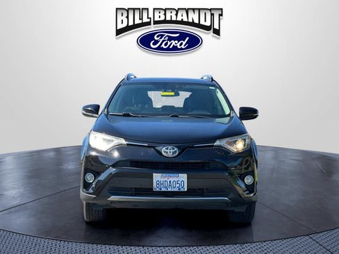 Used 2018 Toyota RAV4 XLE FWD image 8