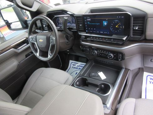 Used 2025 Chevrolet Silverado 2500 LT w/ Safety Package AWD/4WD image 13