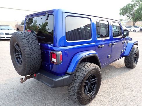 Used 2019 Jeep Wrangler Unlimited Sahara w/ Uconnect 4C Nav & Sound Group AWD/4WD image 4