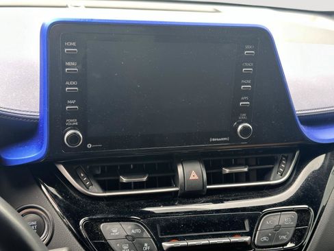Used 2020 Toyota C-HR XLE FWD image 11