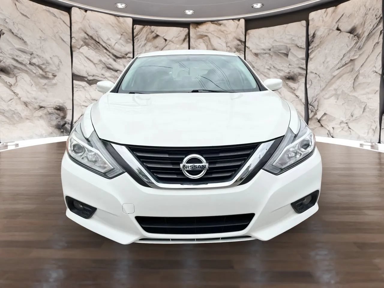 Used 2017 Nissan Altima 2.5 SV FWD image 2