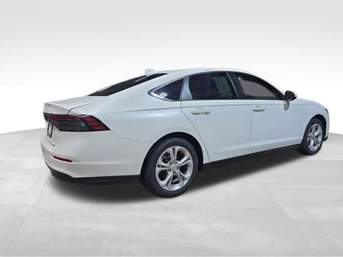 Certified 2023 Honda Accord LX image 5