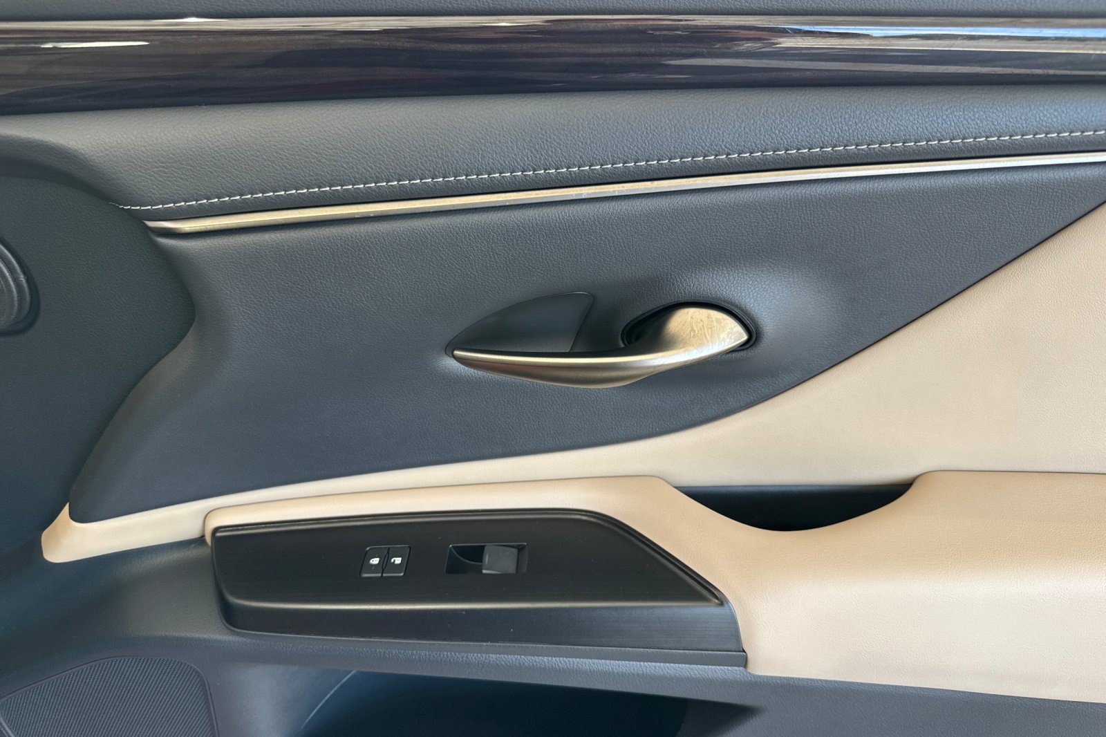 Used 2019 Lexus ES 350 w/ Premium Package FWD image 21