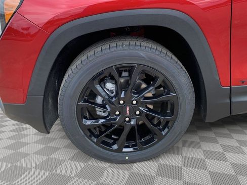 Used 2024 GMC Terrain SLE w/ Driver Convenience Package image 21