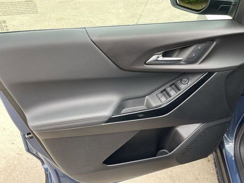 Used 2025 Chevrolet Equinox LT FWD image 10