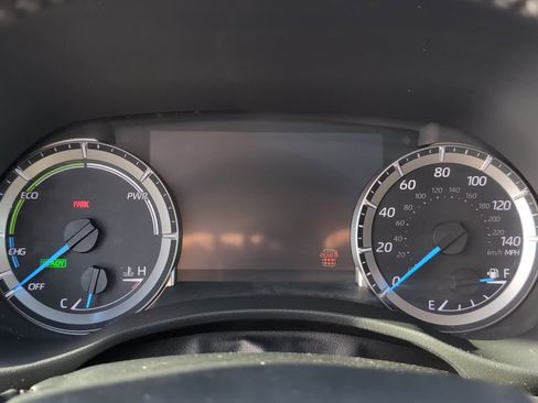 Used 2024 Toyota Highlander XLE image 18