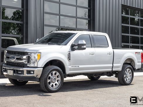 Used 2017 Ford F250 XLT w/ XLT Premium Package AWD/4WD image 2