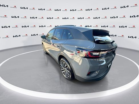 Used 2025 Volkswagen ID.4 Pro image 6