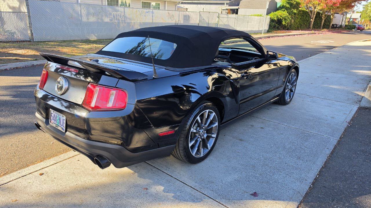 Used 2011 Ford Mustang GT Premium w/ Electronics Pkg RWD image 7