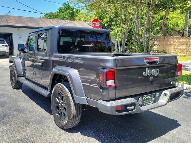 Used 2023 Jeep Gladiator Overland AWD/4WD image 7