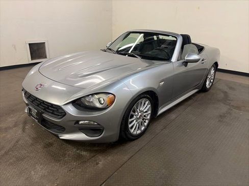 Used 2017 FIAT 124 Spider Classica image 37