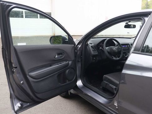 Used 2021 Honda HR-V LX image 22