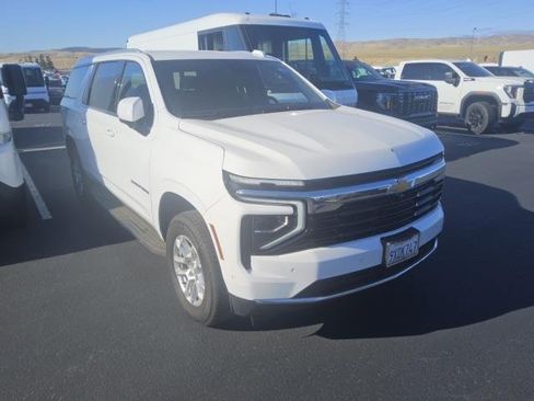 Used 2026 Chevrolet Suburban LS AWD/4WD image 14