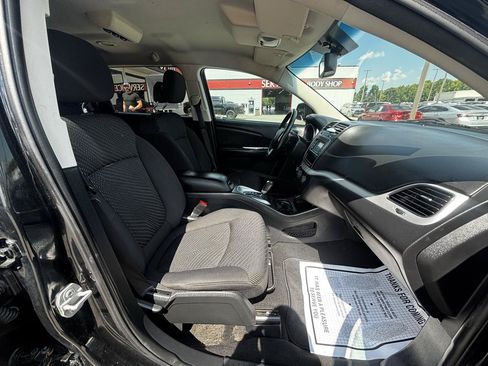 Used 2016 Dodge Journey SE w/ Flexible Seating Group FWD image 10