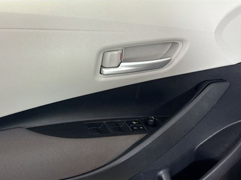 Used 2020 Toyota Corolla LE FWD image 23