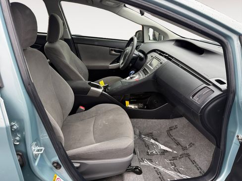 Used 2015 Toyota Prius Two FWD image 19