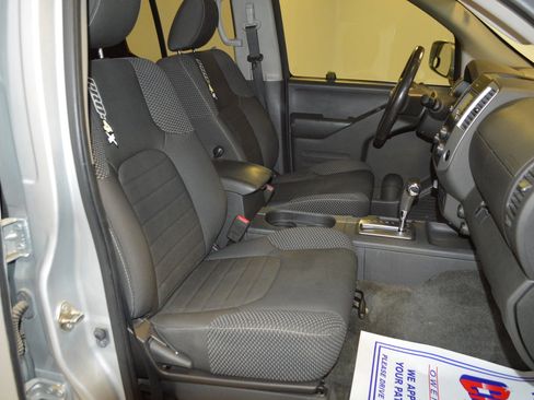 Used 2018 Nissan Frontier PRO-4X AWD/4WD image 11