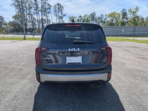 Used 2025 Kia Telluride S FWD image 5
