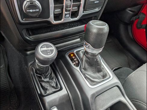 Used 2023 Jeep Gladiator Sport AWD/4WD image 20