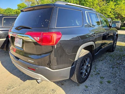 Used 2017 GMC Acadia SLT w/ LPO, Floor Liner Package AWD/4WD image 4