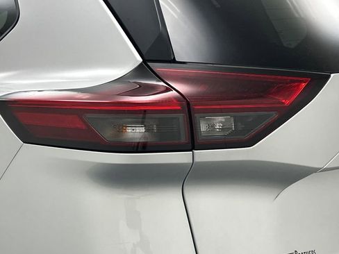 Certified 2023 Nissan Rogue SV w/ SV Premium Package AWD/4WD image 23