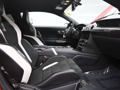 Used 2020 Ford Mustang Shelby GT500 w/ Technology Package RWD image 28