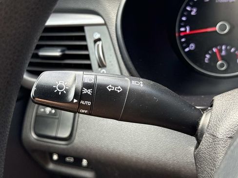 Used 2016 Kia Optima LX FWD image 25
