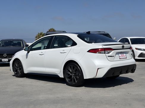 Certified 2024 Toyota Corolla SE w/ SE Convenience Package FWD image 5