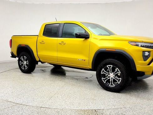 Used 2023 GMC Canyon AT4 w/ AT4 Premium Package AWD/4WD image 3