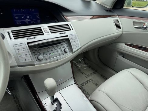 Used 2009 Toyota Avalon XLS FWD image 30