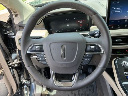 Used 2023 Lincoln Nautilus Reserve w/ Equipment Group 201A AWD/4WD image 18