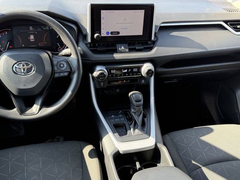 Used 2024 Toyota RAV4 XLE FWD image 17