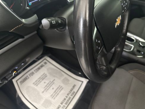Used 2019 Chevrolet Traverse LT FWD image 28