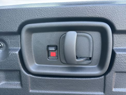 New 2025 Chevrolet Express 3500 image 13