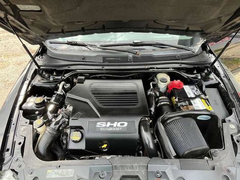 Used 2010 Ford Taurus SHO image 25
