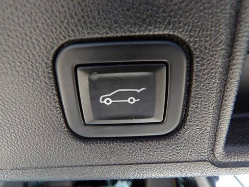Certified 2022 GMC Terrain AT4 AWD/4WD image 34