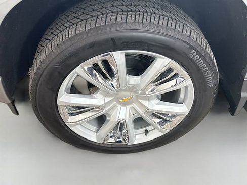 Used 2025 Chevrolet Silverado 1500 High Country w/ High Country Premium Package AWD/4WD image 33