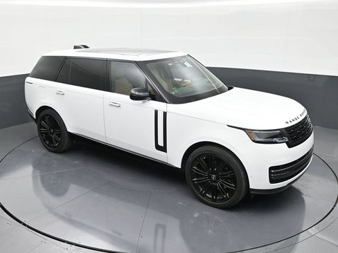 Used 2025 Land Rover Range Rover Long Wheelbase SE AWD/4WD image 18