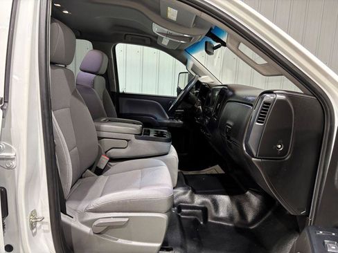 Used 2019 Chevrolet Silverado 2500 W/T w/ WT Convenience Package RWD image 12