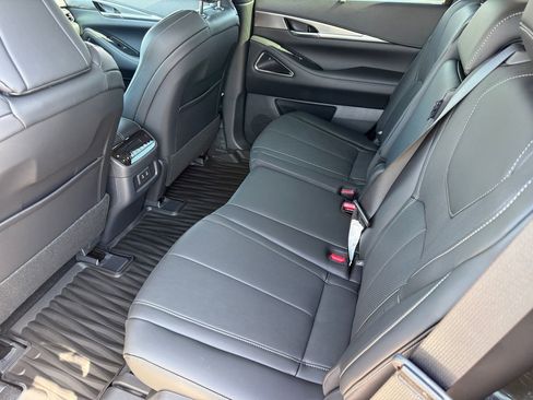 New 2026 INFINITI QX60 Luxe image 24