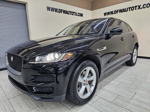 Used 2017 Jaguar F-PACE Premium image 2