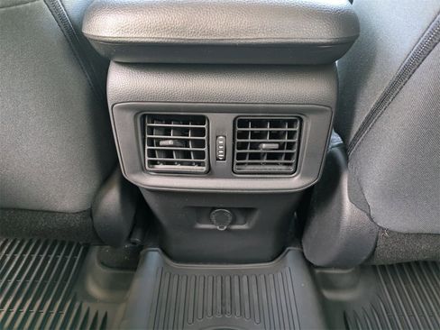 Used 2022 Toyota RAV4 LE image 32