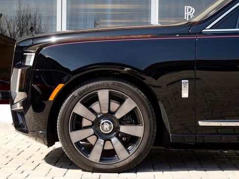 New 2025 Rolls-Royce Cullinan image 12