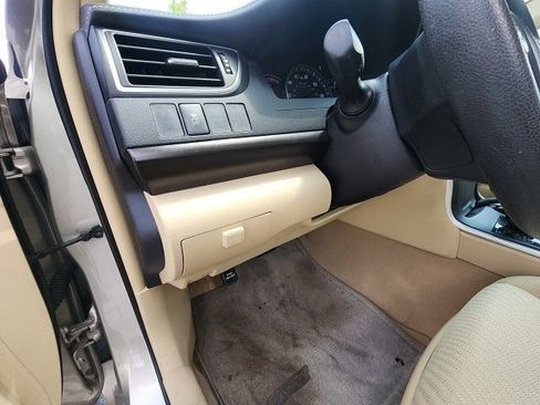 Used 2015 Toyota Camry LE FWD image 28
